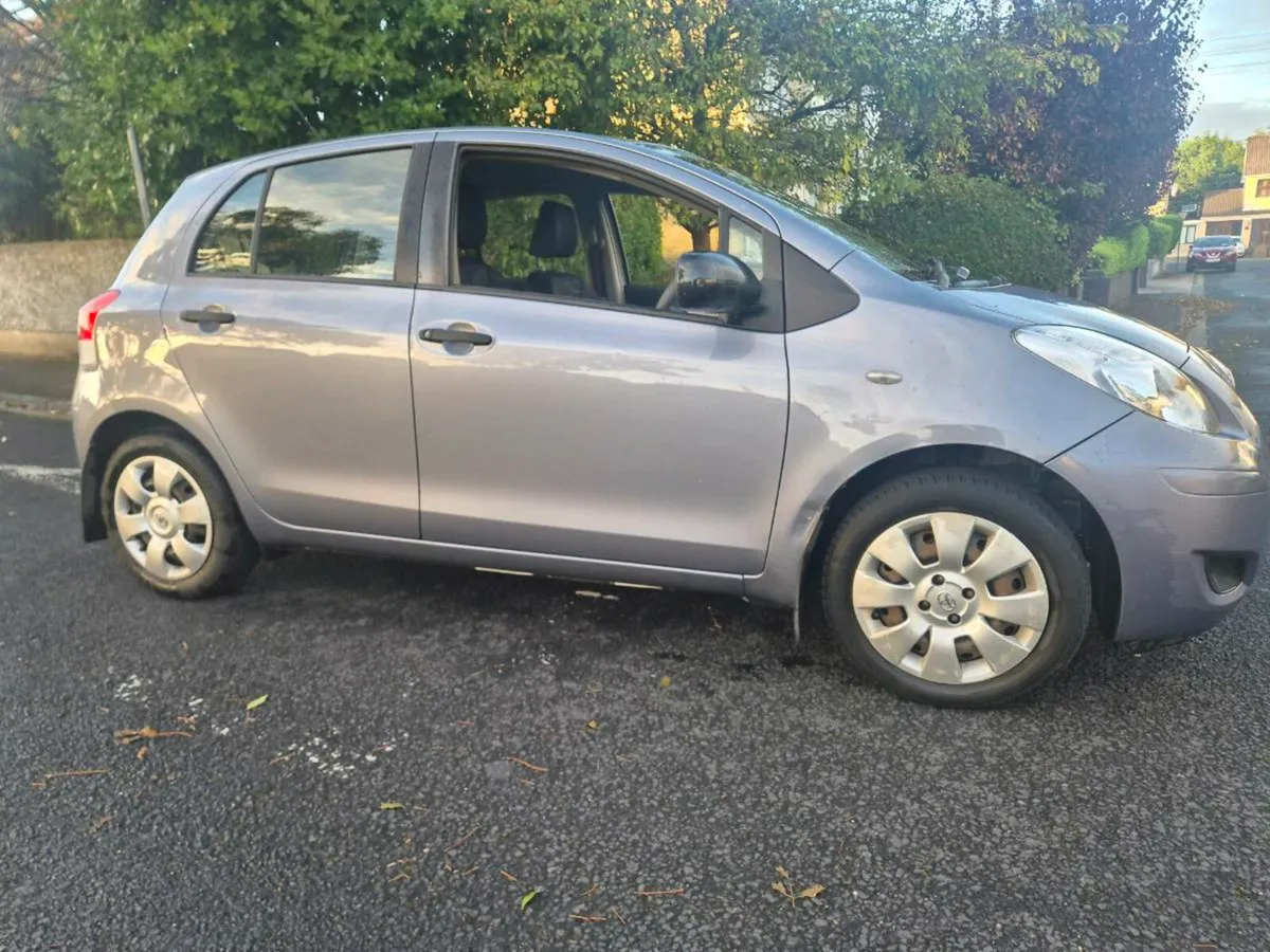 2010 Toyota Yaris Low Kms - Image 2