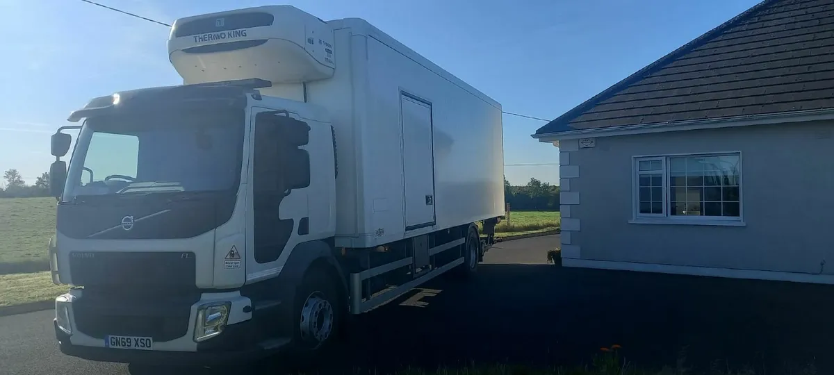 2019 Volvo FL Fridge Truck - Image 3