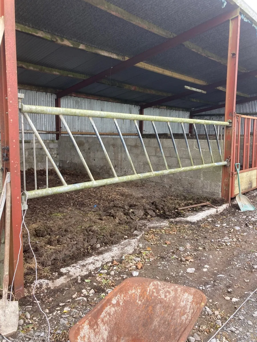3 Hevey Duty Feeding Barriers