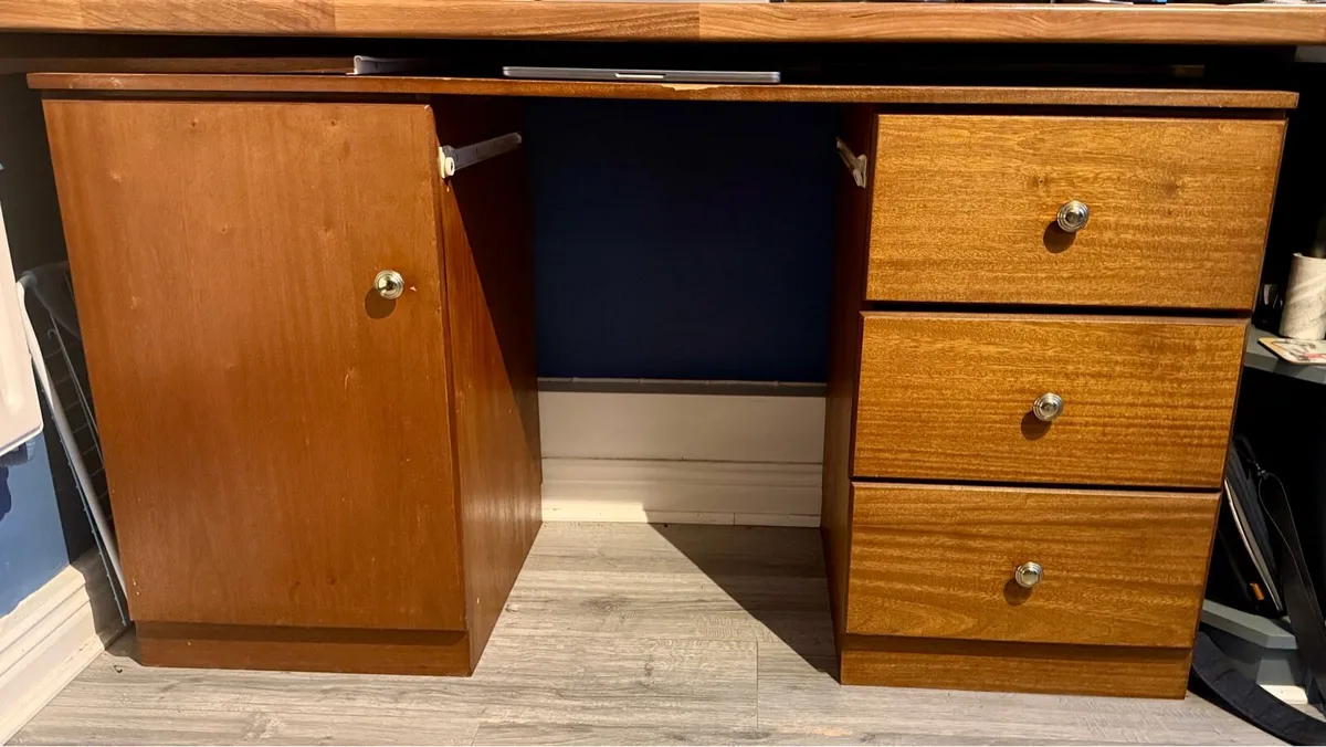 Free Desk for home or office - Image 1