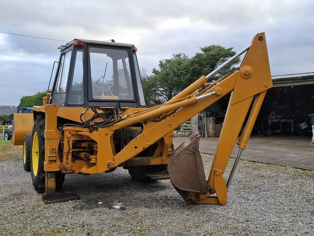 Case 580f digger - Image 4