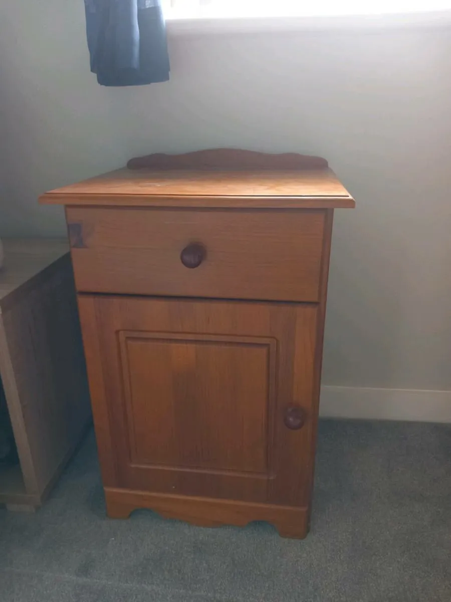 Bedside table/locker - Image 1