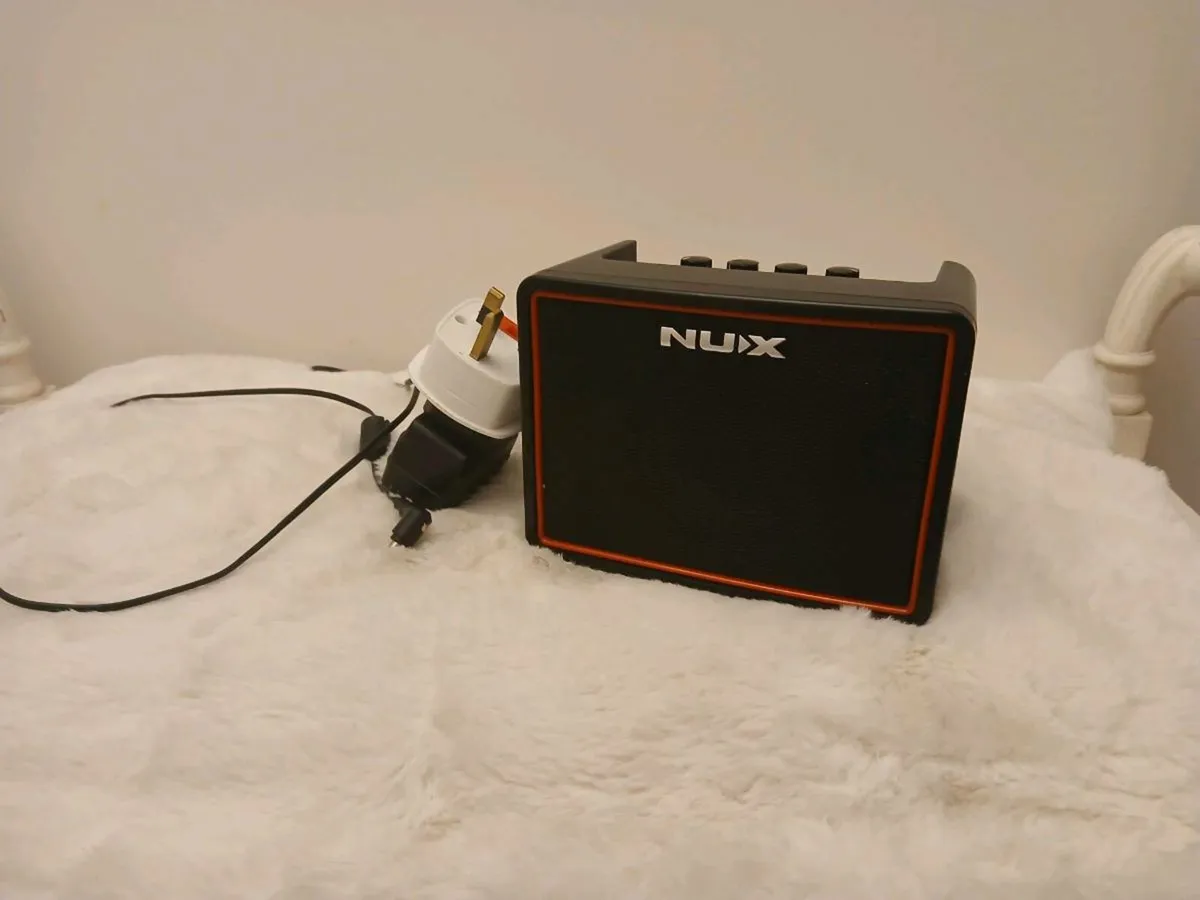Mini guitar practice amp - Image 3