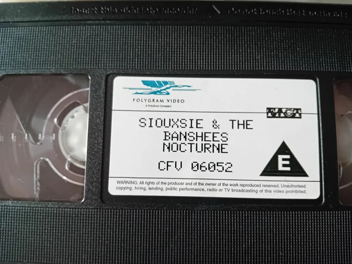 SIOUXSIE AND THE BANSHEES    NOCTURNE  LIVE    VHS - Image 2