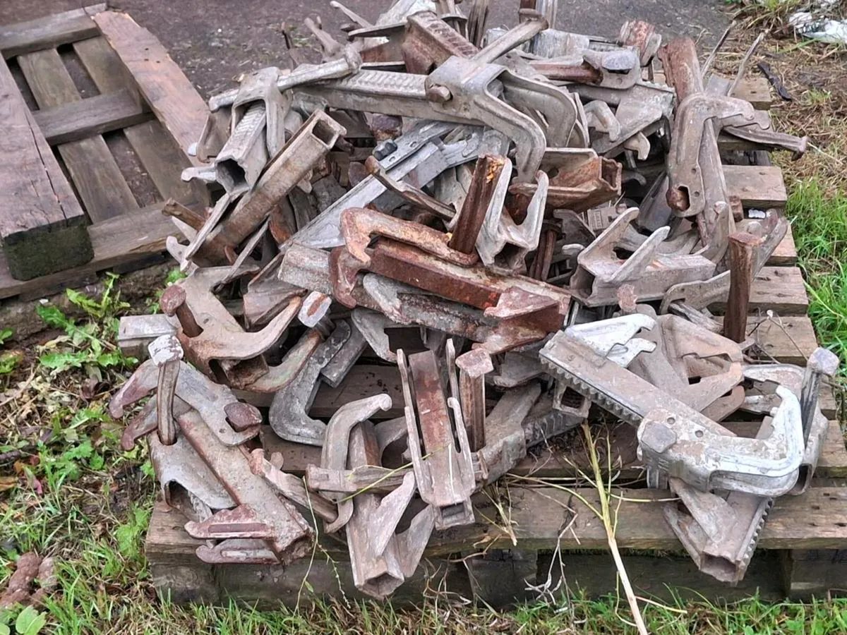 Shuttering clamps - Image 1