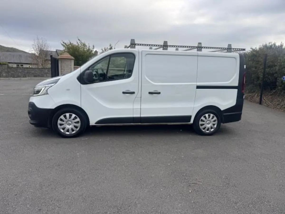 Renault Trafic 2.0 Diesel -Dealer Service History - Image 4