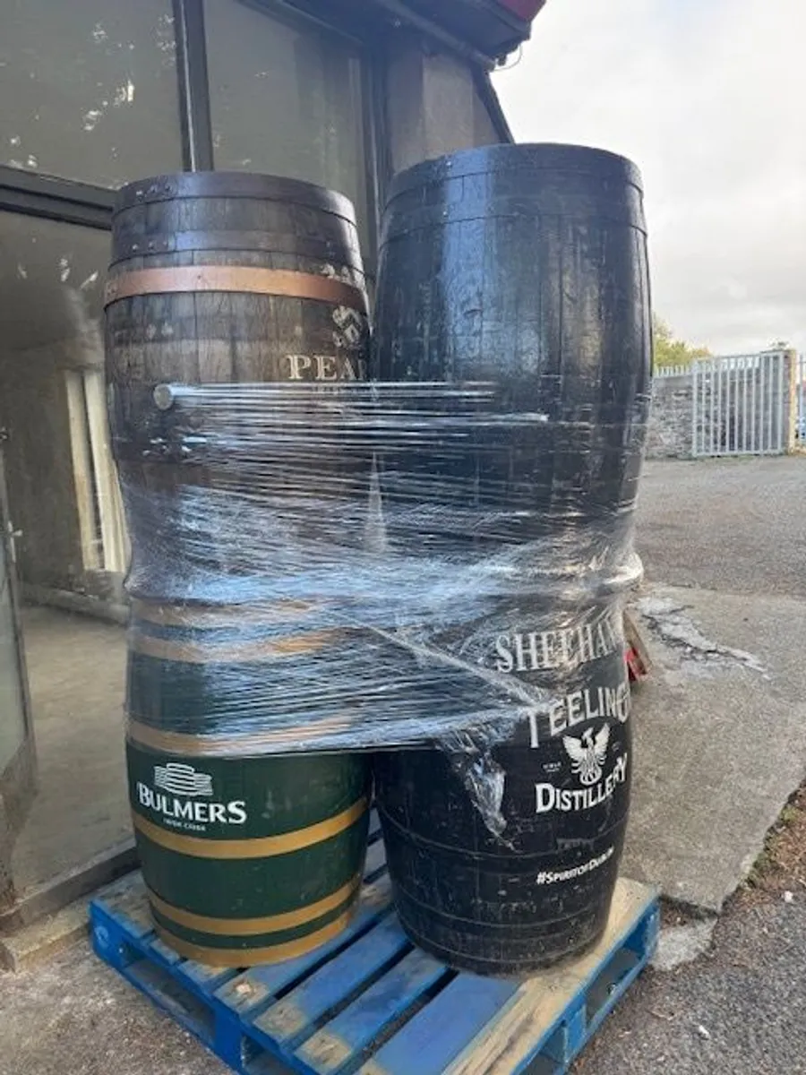 Oak / Pub Whiskey Barrels with wooden table top - Image 4
