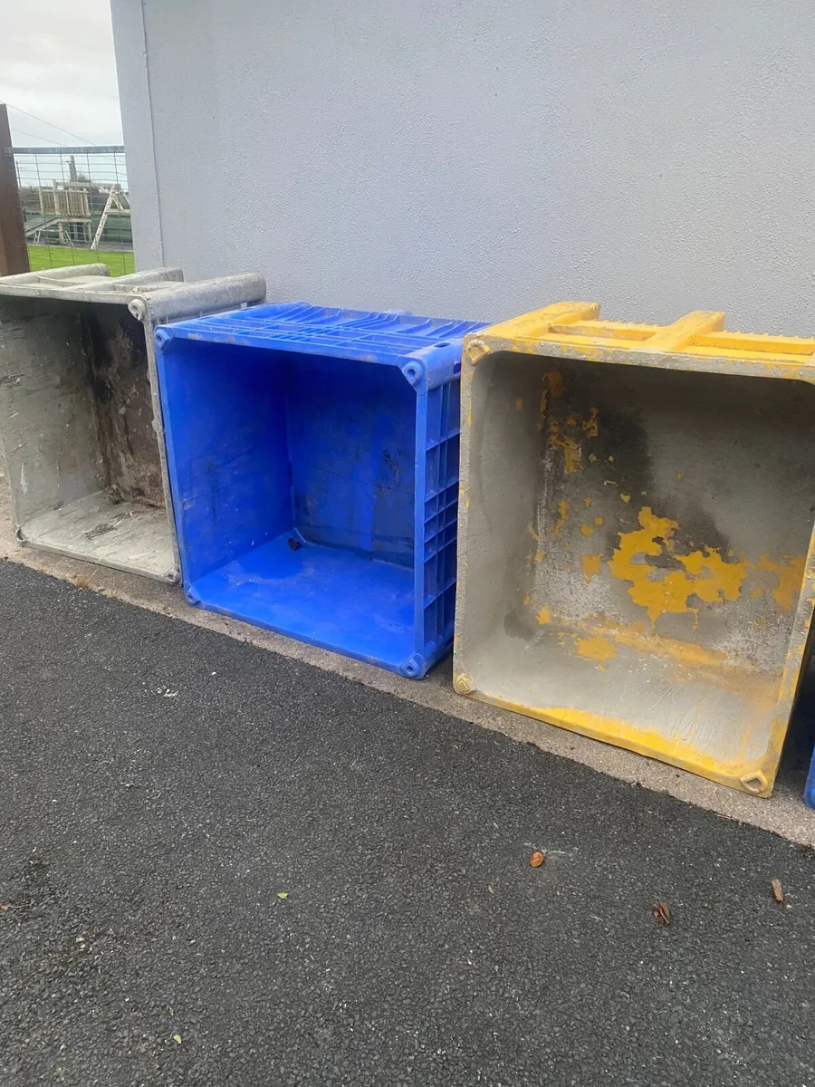 Morter bins - Image 1