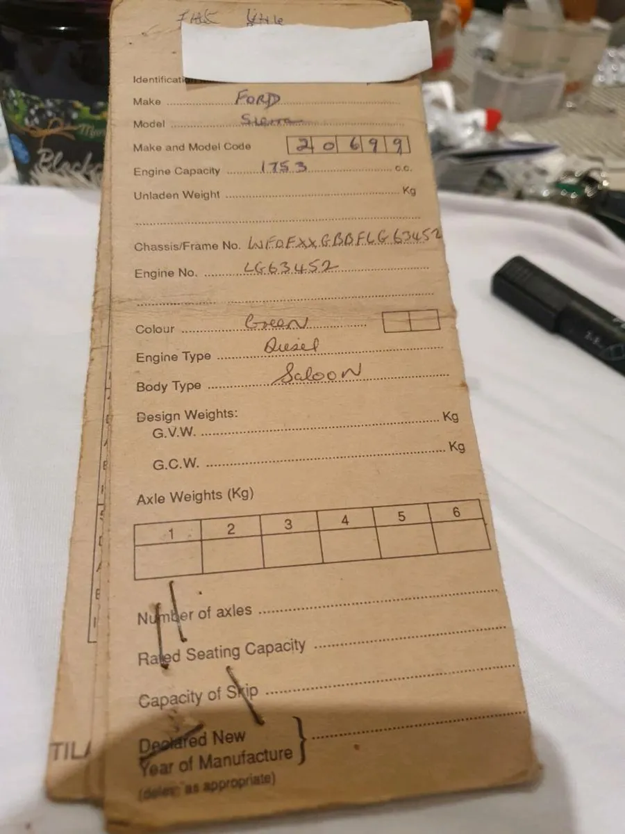 Breaking 91 ford sierra  (small parts)