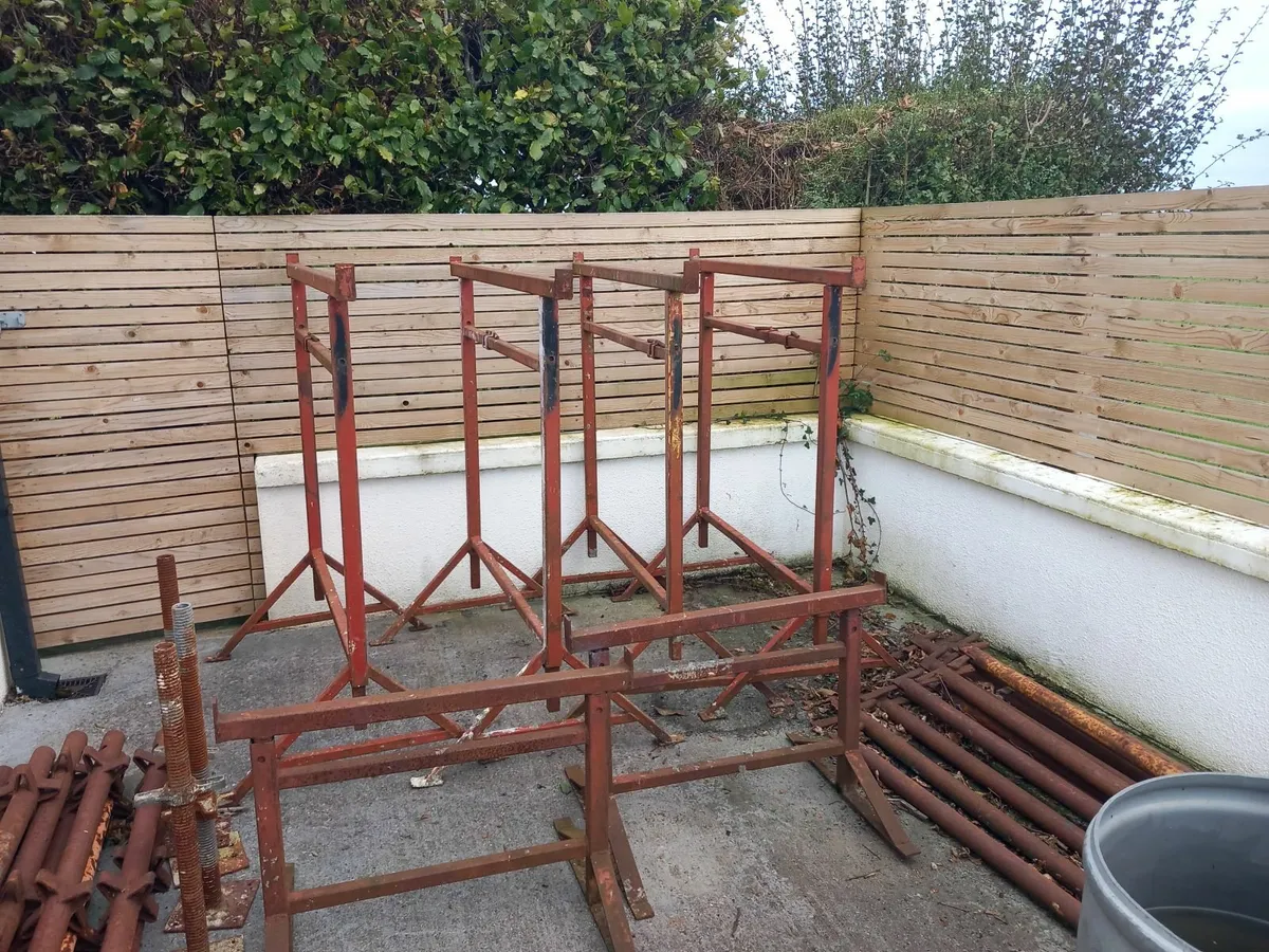 Scaffold Section and Band Stands - Image 3