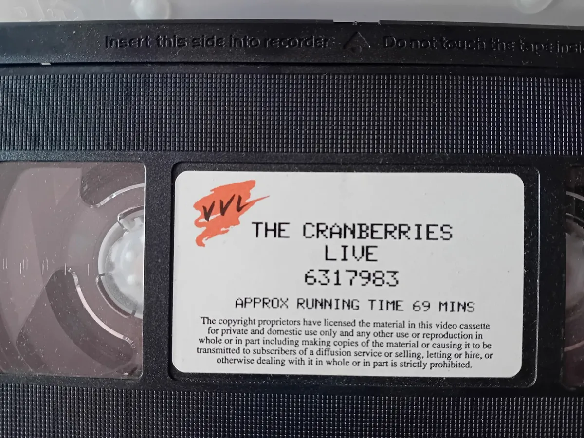 THE CRANBERRIES   LIVE  VHS  VIDEO  1994 - Image 2