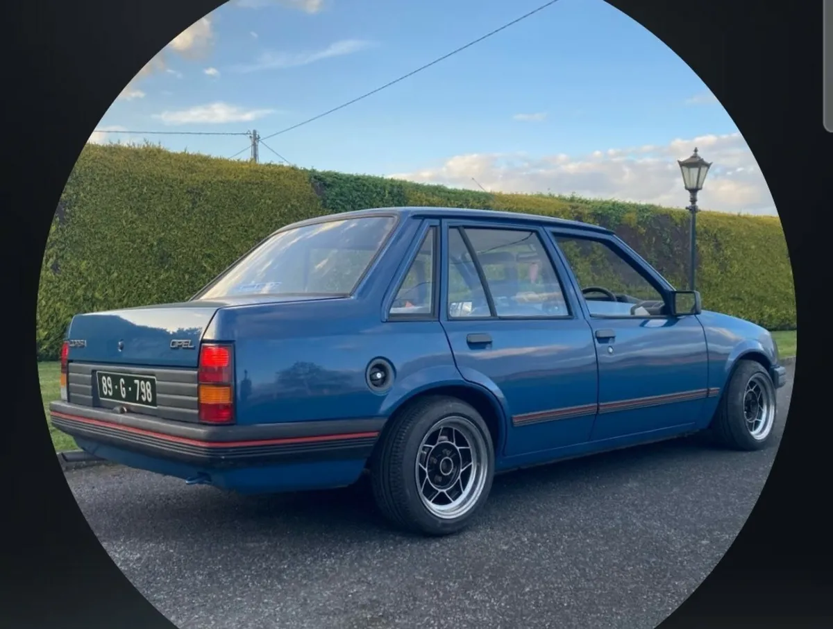 Corsa Nova 1.0 - Image 1