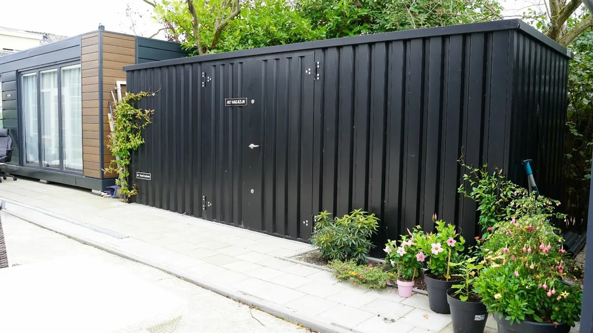 Large metal container RAL 9005 - Image 2