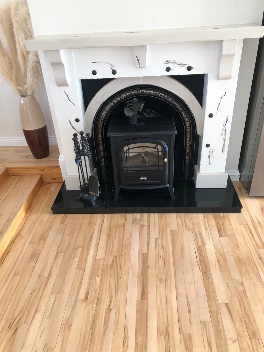 Fire place with marble base - Image 1