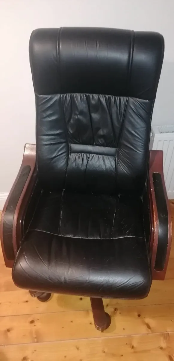 Chair -Free to Take Away. Text only. - Image 2