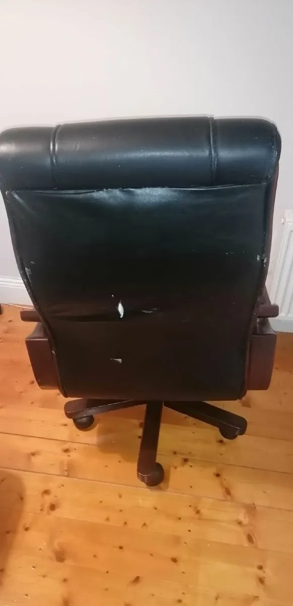 Chair -Free to Take Away. Text only. - Image 3