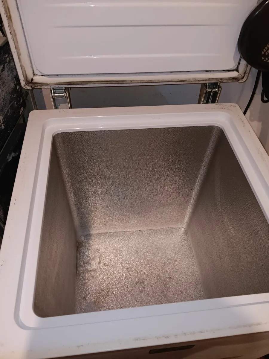 Chest freezer