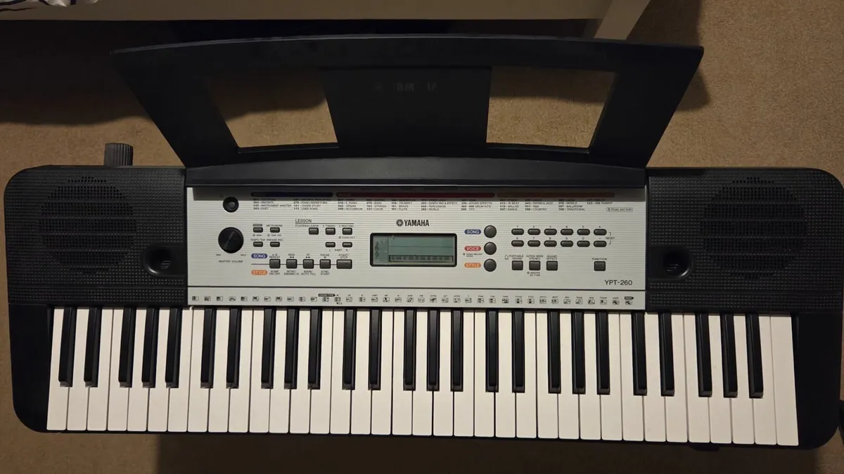 Yamaha YPT-260 Keyboard - Image 2