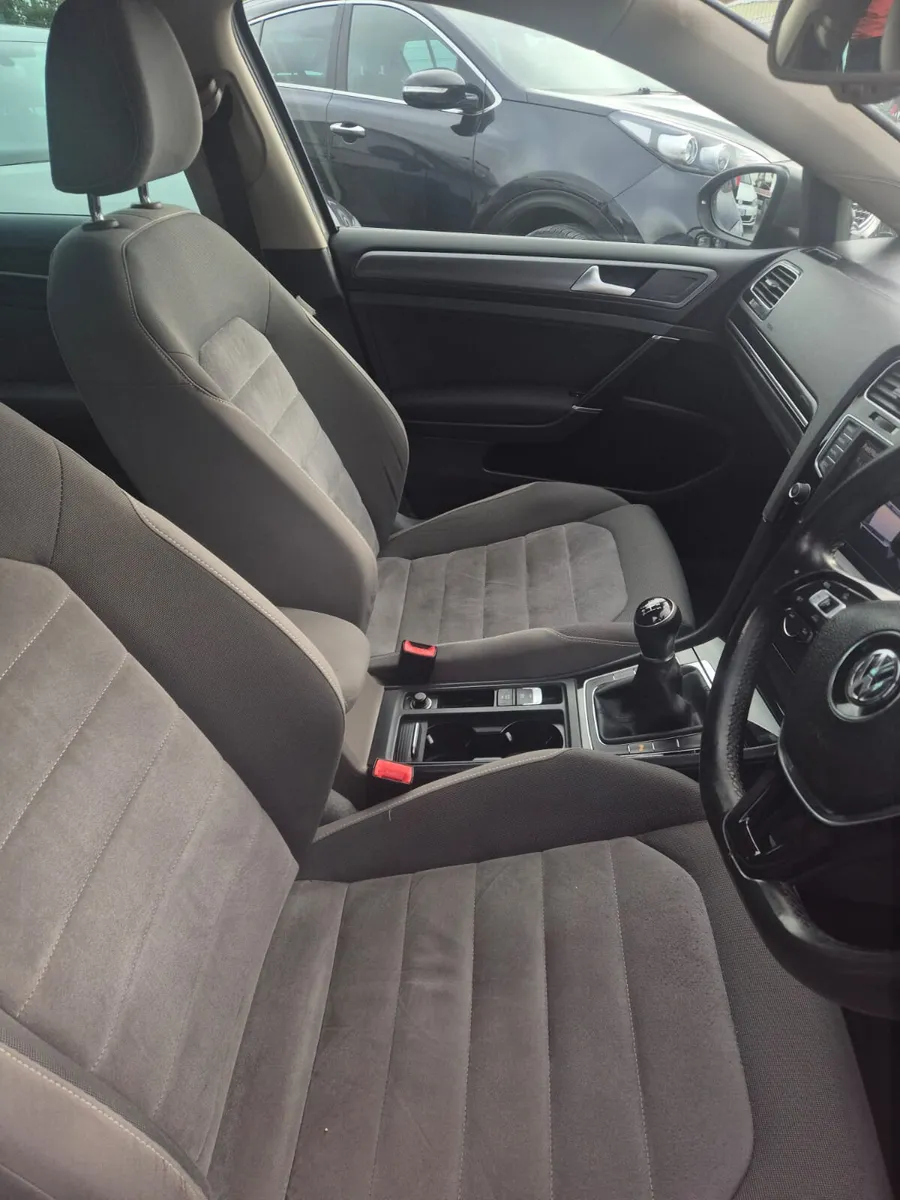 2013 volkswagen Golf 2.0 tdi highline - Image 2