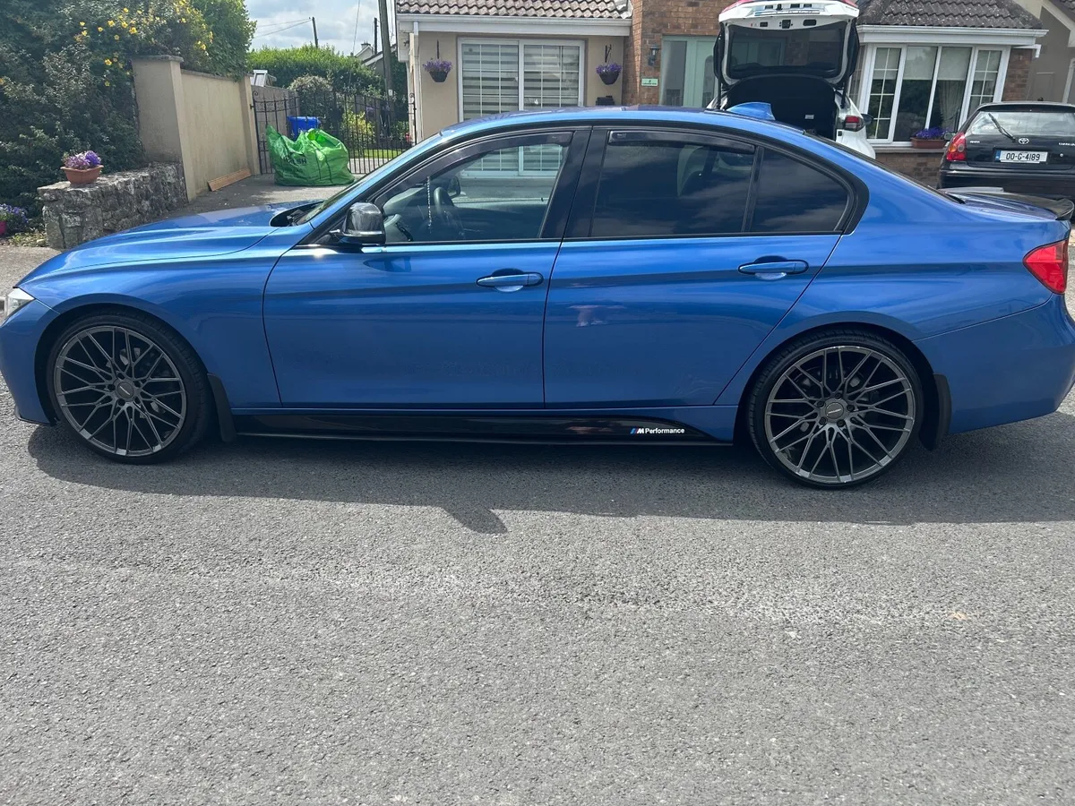BMW 3-Series 2013 - Image 2