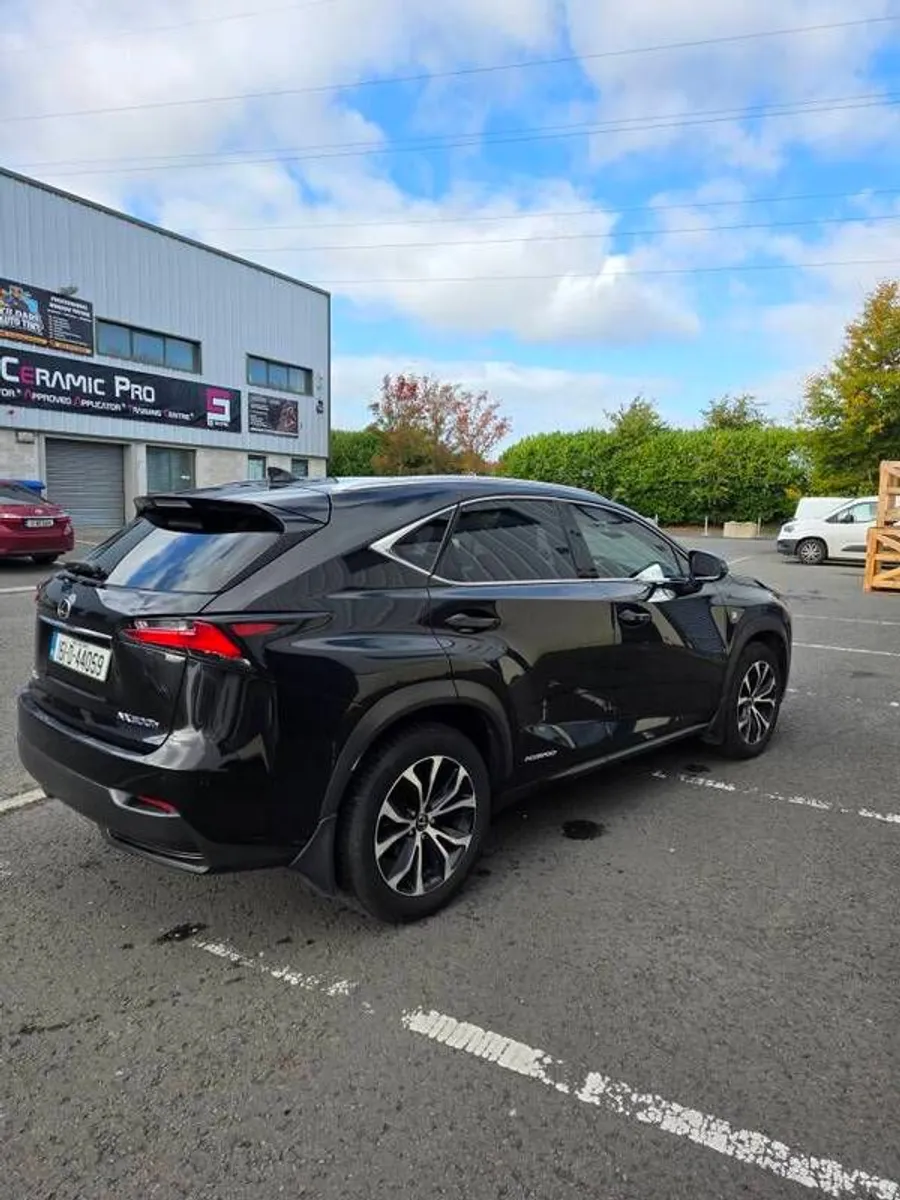 2015 Lexus Nx300h F- Sport - Image 4