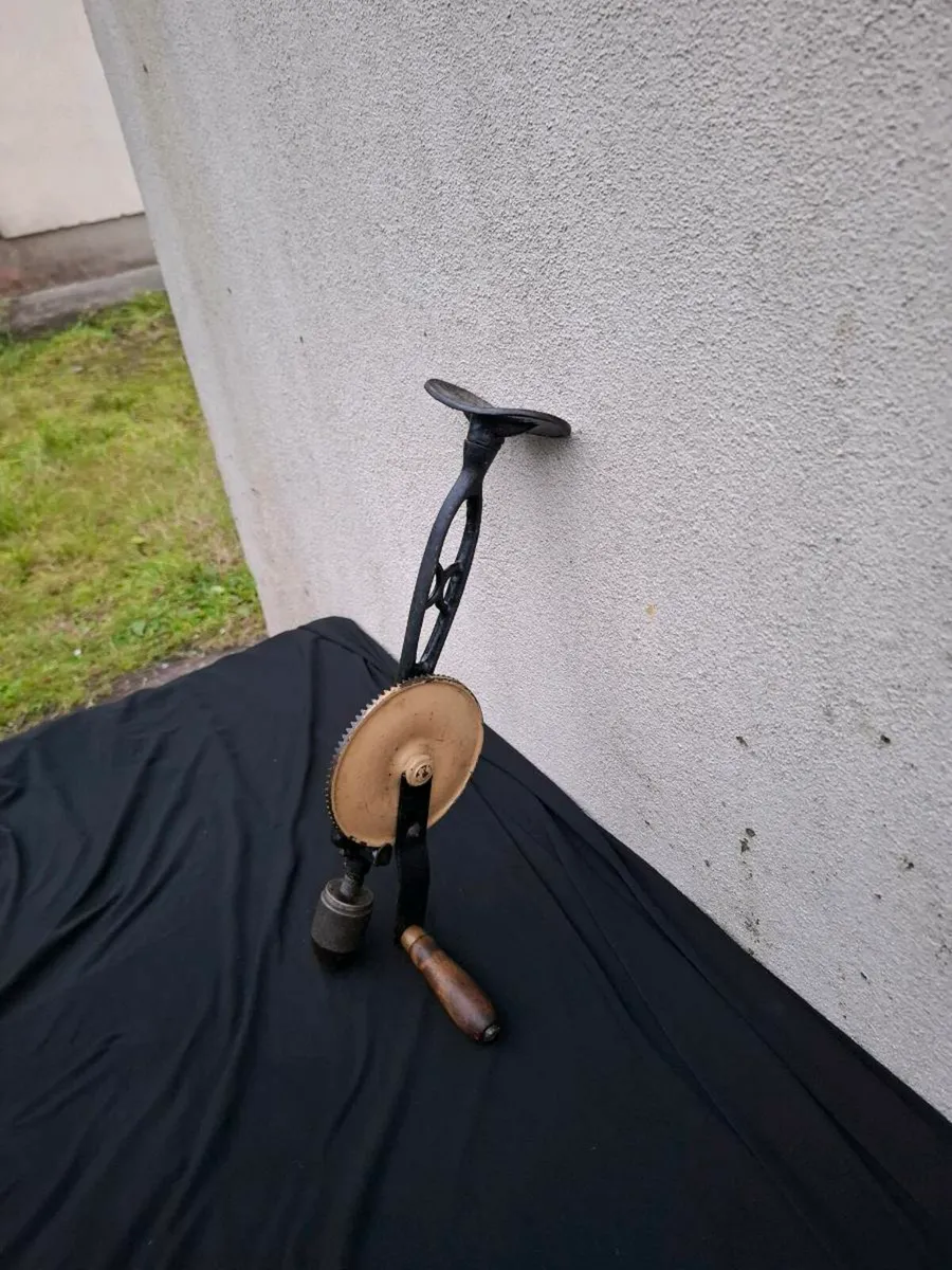 Vintage manual drill - Image 1