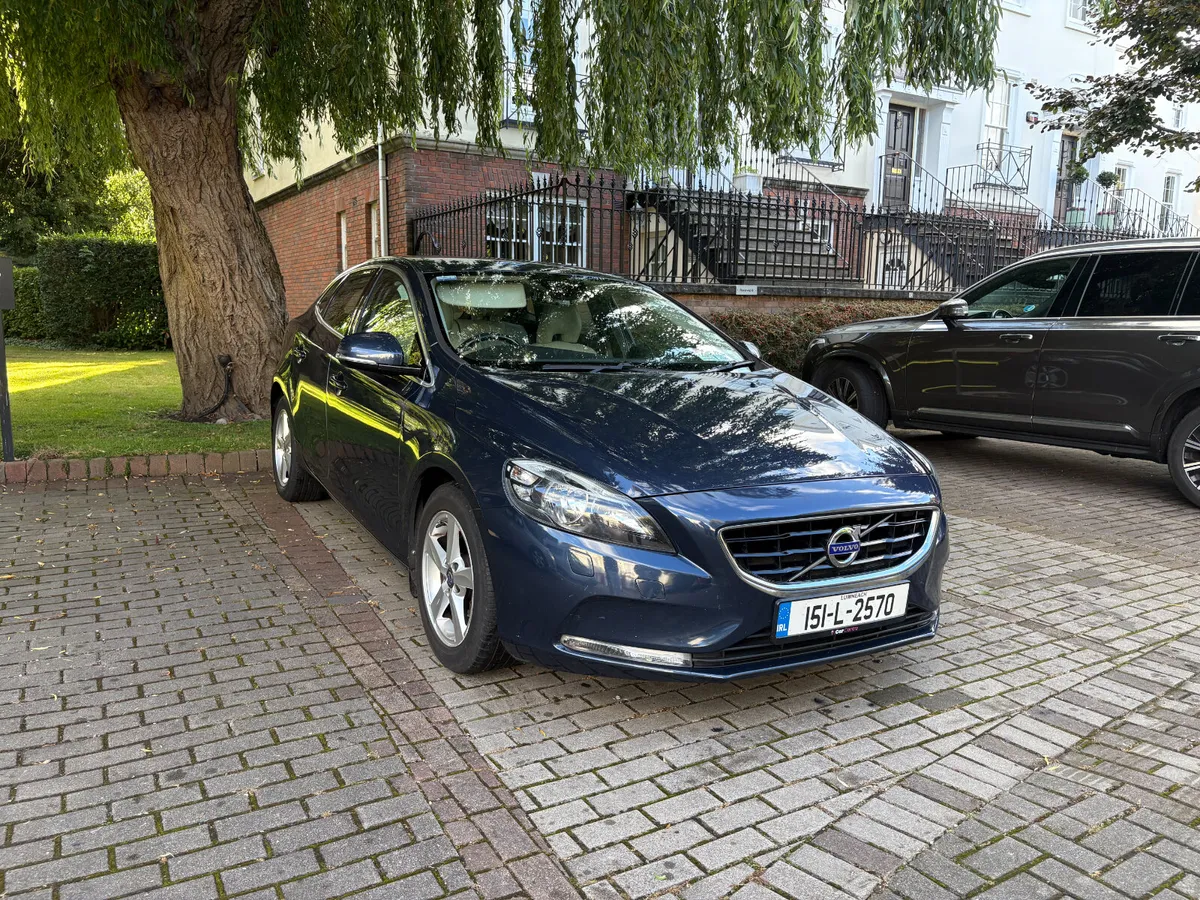 2015 Volvo V40 D2 1.6L Manual - Image 2
