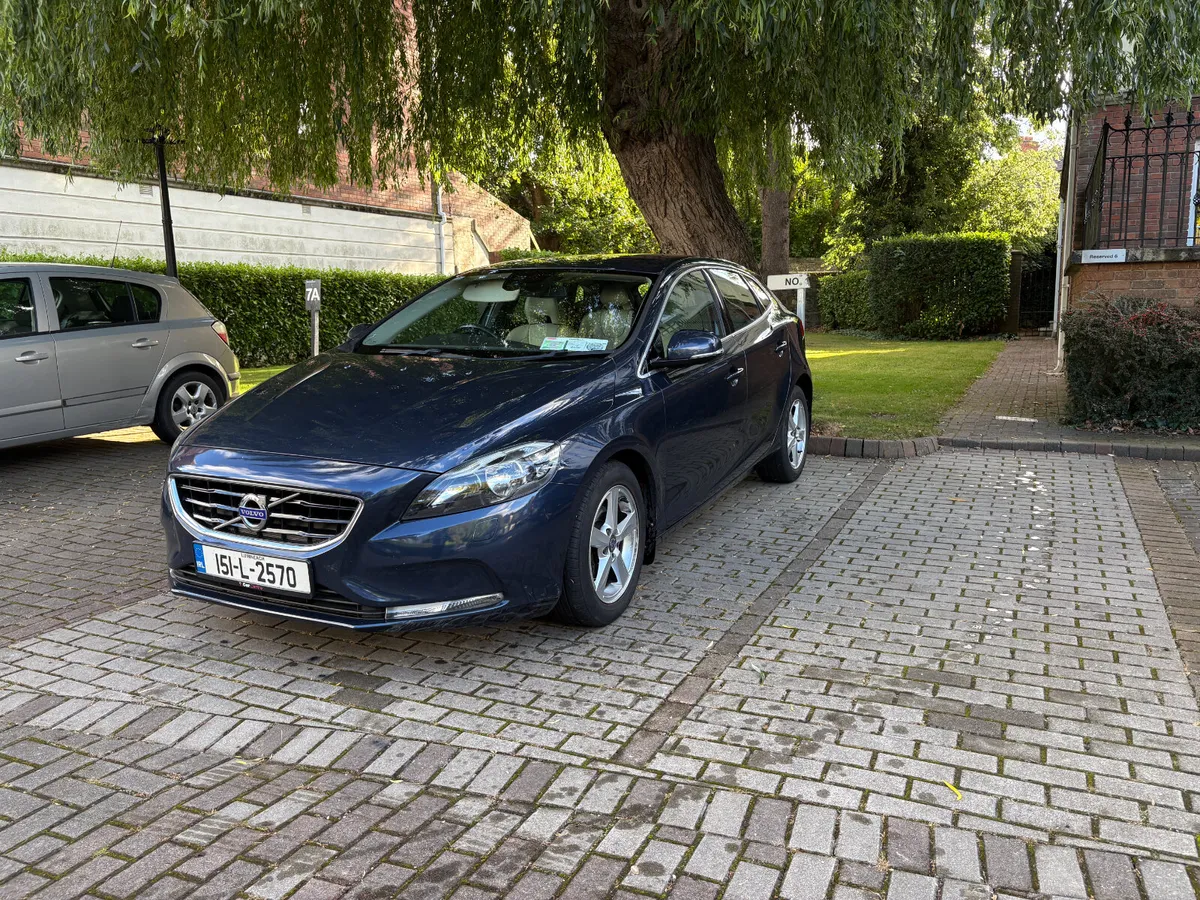 2015 Volvo V40 D2 1.6L Manual - Image 3