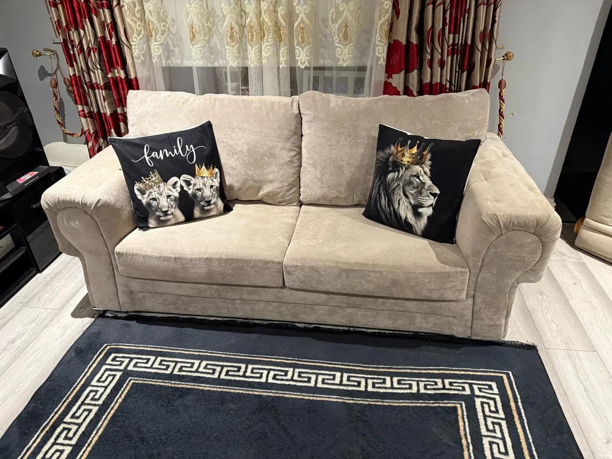 3 + 2 Seater - Image 1