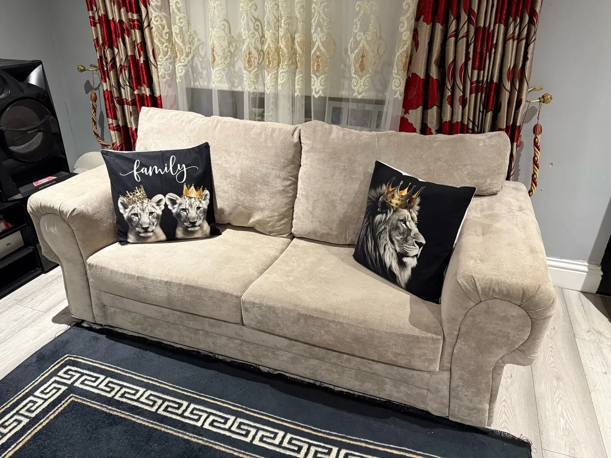 3 + 2 Seater - Image 2
