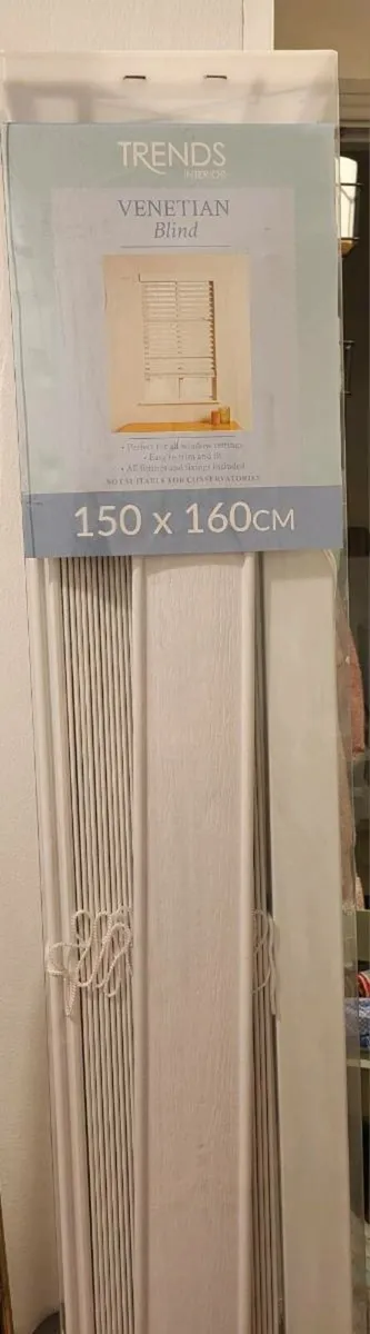 venetian blinds