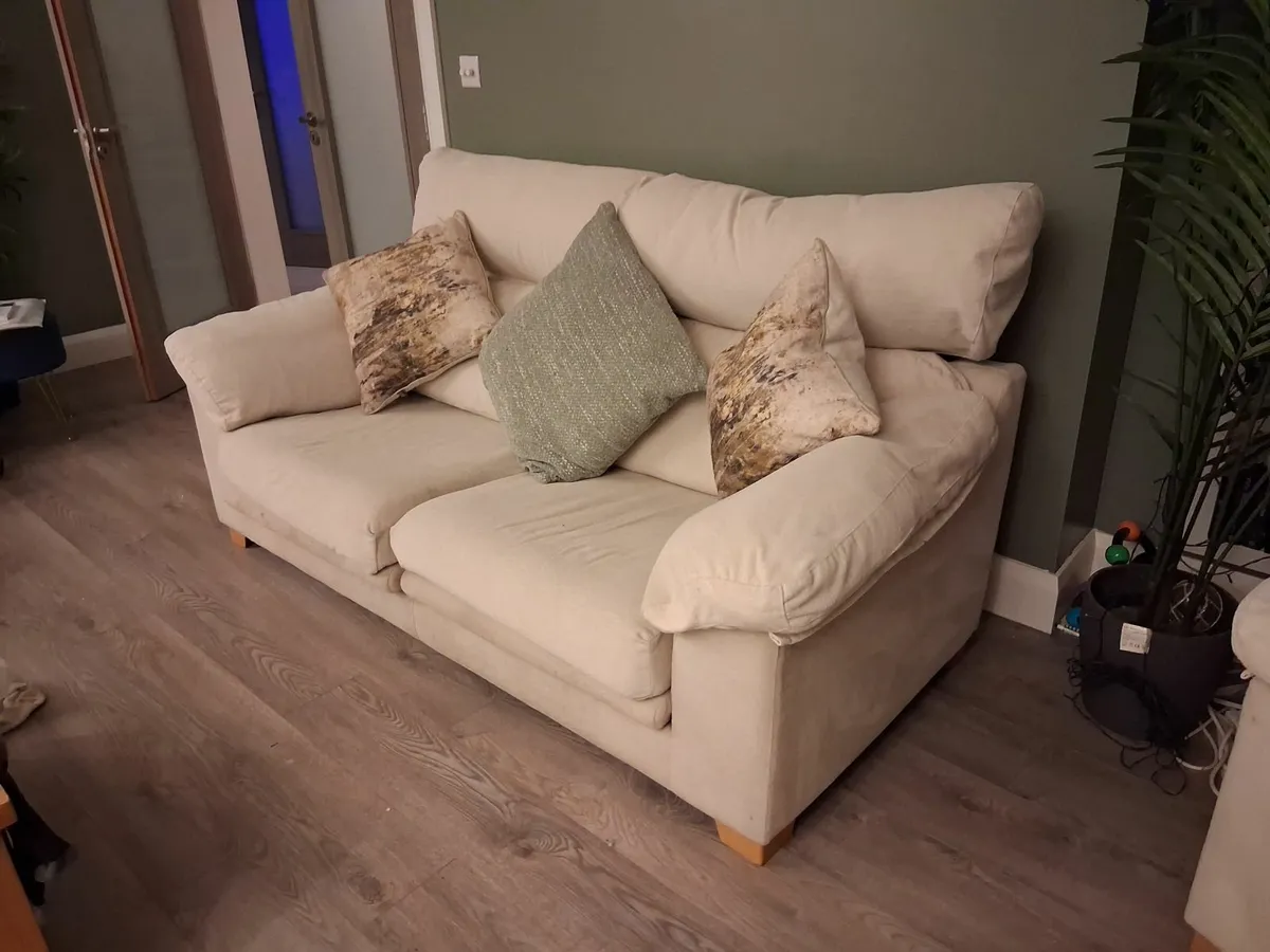 3 Seater Couch with 2 Arm Chairs - Image 4