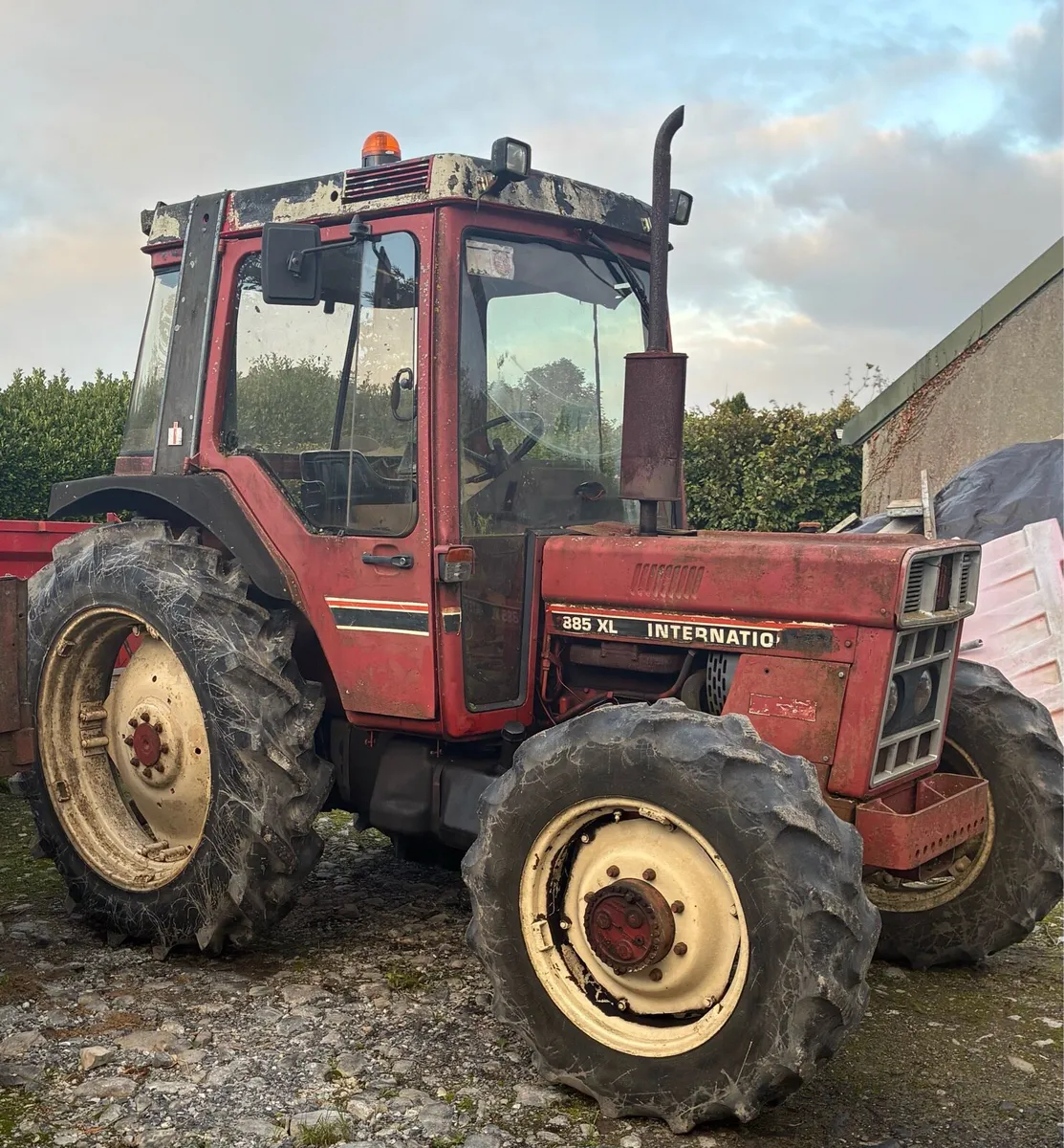 International 885 XL - Image 1