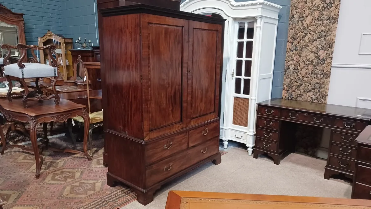 Antique Victorian Flame Mahogany Linen Press - Image 2