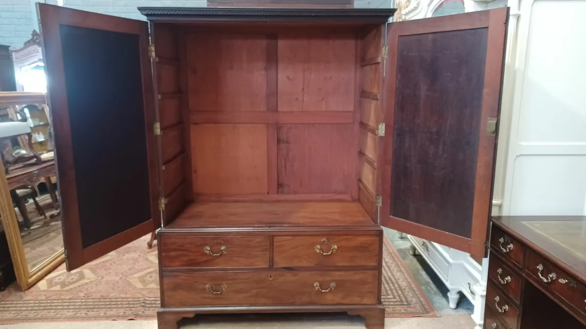 Antique Victorian Flame Mahogany Linen Press - Image 3