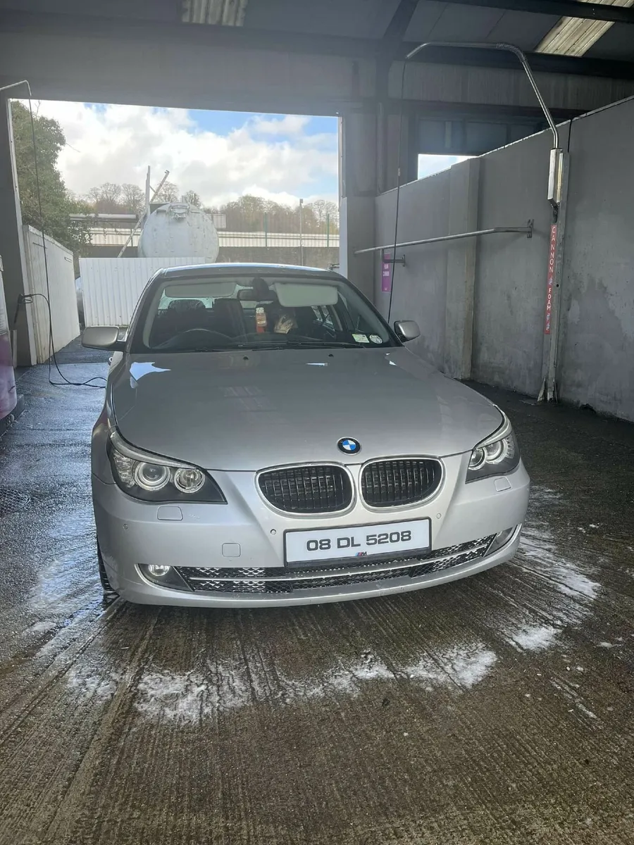 BMW 5-Series 2008 - Image 2