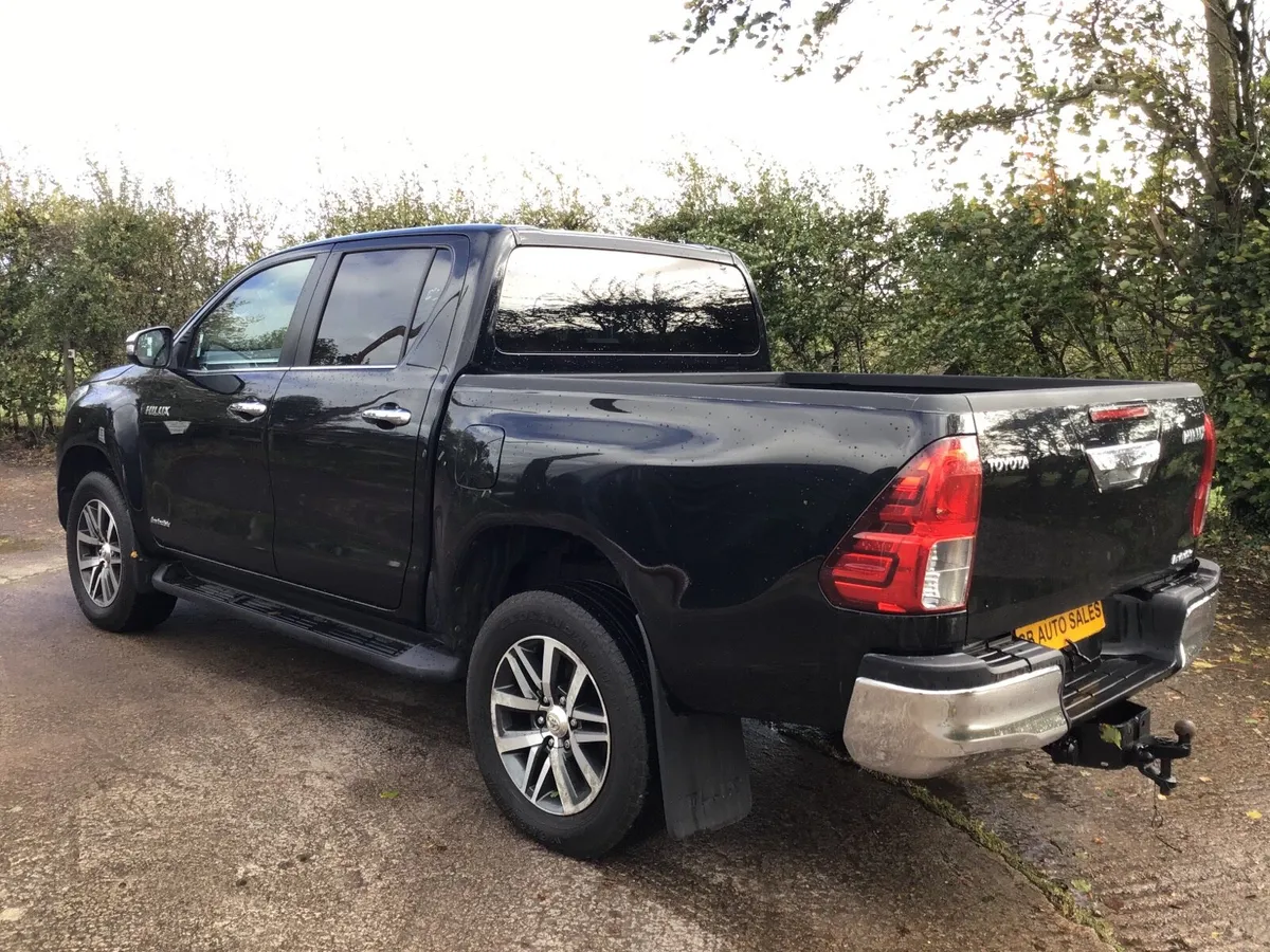 Toyota Hilux - Image 4