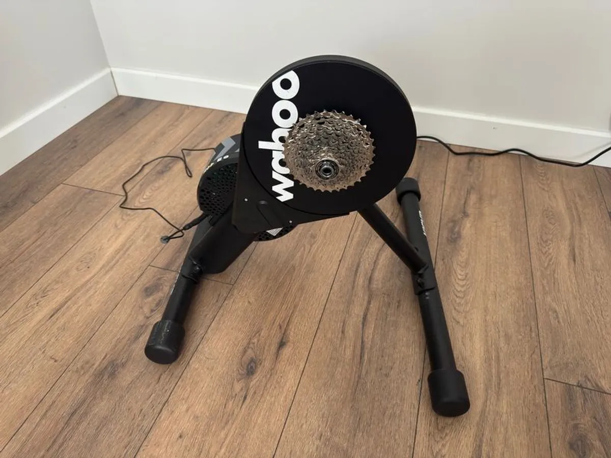 Wahoo KICKR CORE Zwift One Smart Trainer + 12 Speed 105 cassette - Image 1