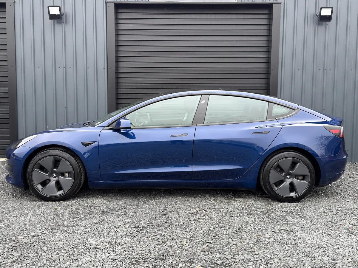 212 Tesla Model 3 Standard Plus - Image 4
