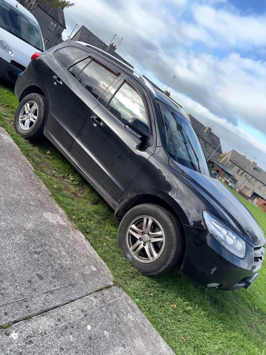 Hyundai Santa Fe - Image 1
