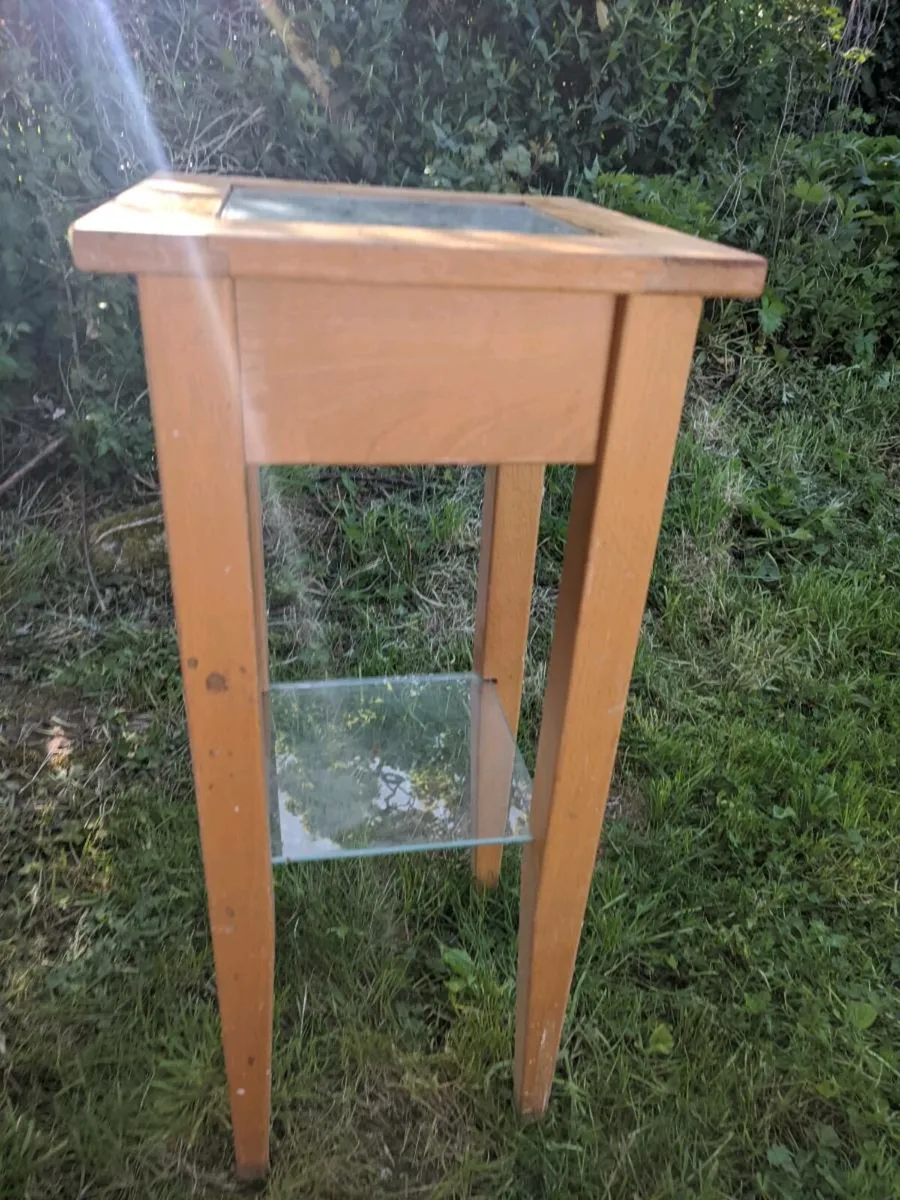 Side table with glass shelf - Image 3