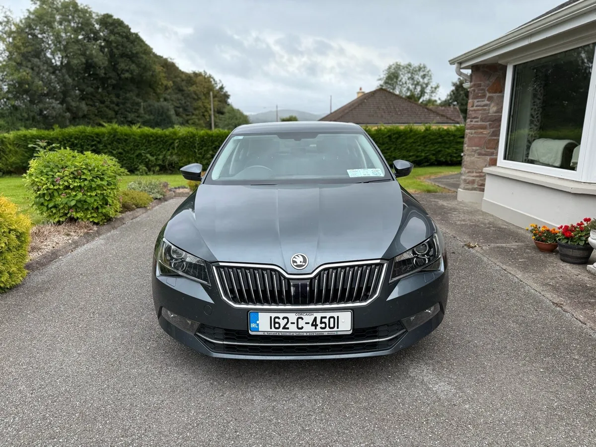 2016 Skoda Superb - Image 2