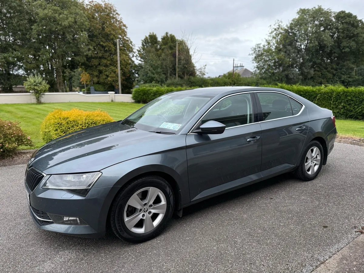 2016 Skoda Superb - Image 4