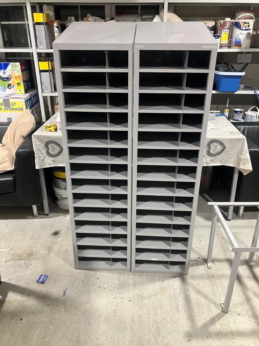 Pigeon hole storage with removable legs - Image 1