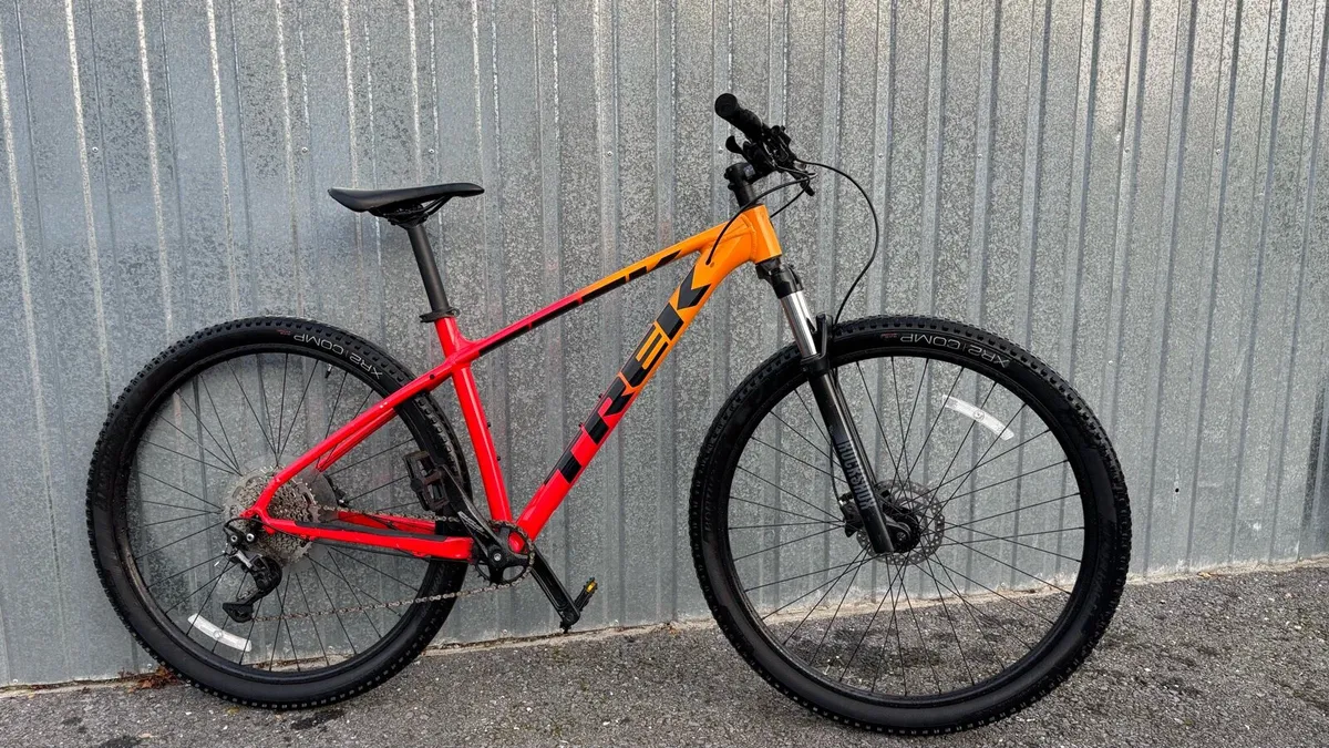 Trek Marlin 7 mountain bike - Image 1