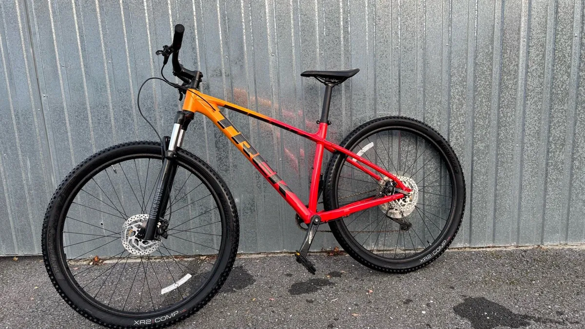 Trek Marlin 7 mountain bike - Image 2
