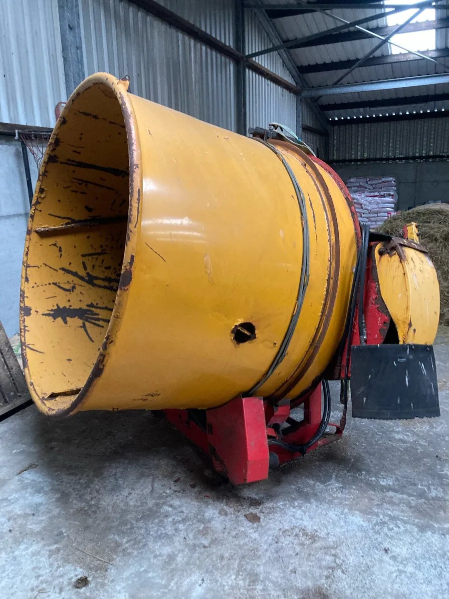 Teagle Bale shredder - Image 1