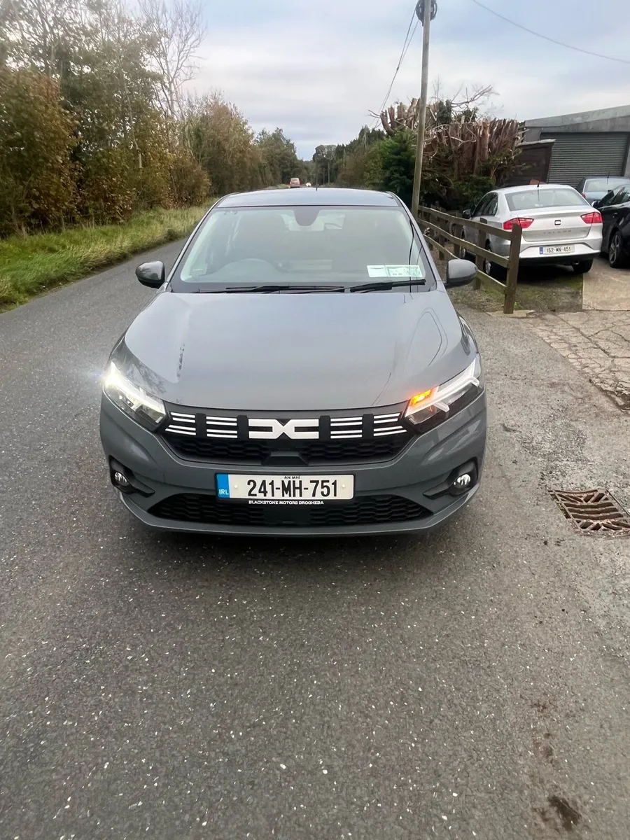 24 Dacia sandero - Image 1