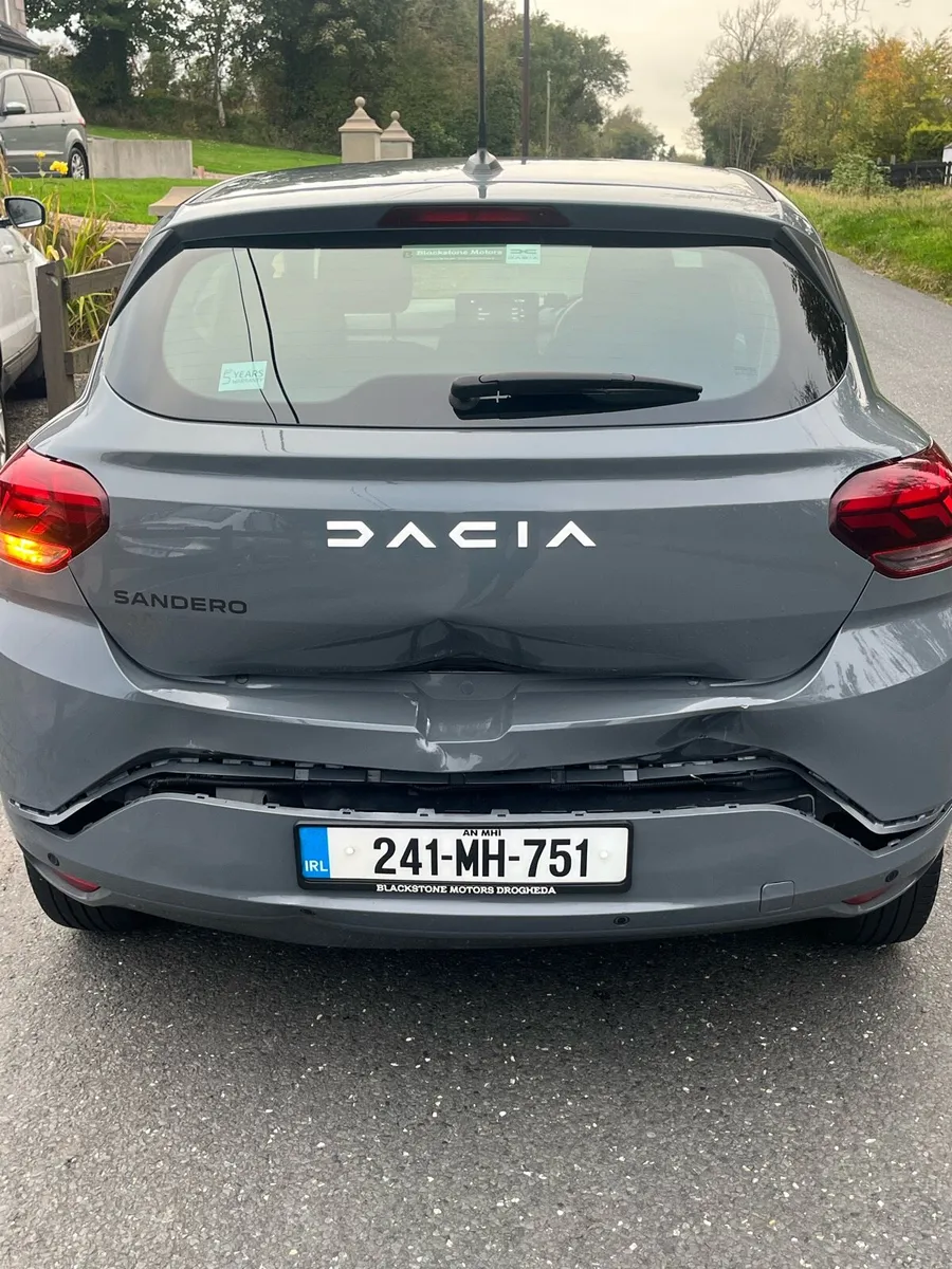 24 Dacia sandero - Image 4