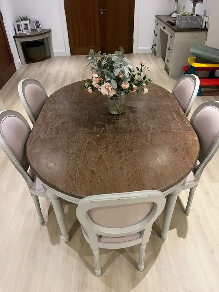 dining - Image 1